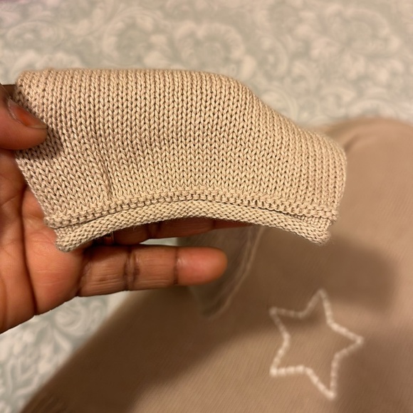 IN EXCELLENT CONDITION SLTAR’D STATE WOMENS SWEATER TAN AND CREAMY STARS ⭐️ - Picture 4 of 12